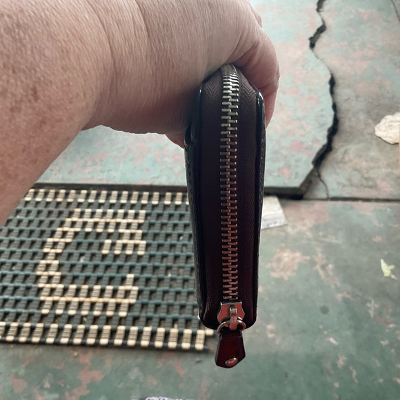 COACH  Brown Zip around wallet - Picture 3 of 10